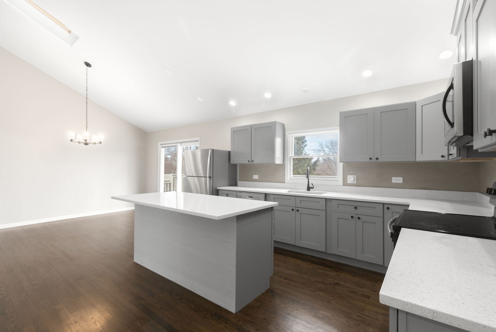 39525 N Highview Drive