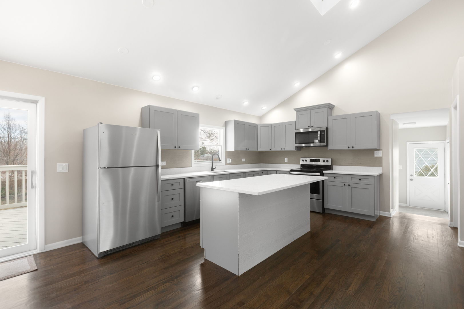 39525 N Highview Drive