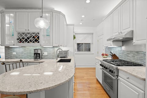 Tiny photo for 3530 N Lake Shore Drive #7B, Chicago, IL 60657 (MLS # 12718997)