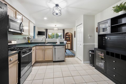 Tiny photo for 1005 Tara Lane #1005, West Chicago, IL 60185 (MLS # 12688896)