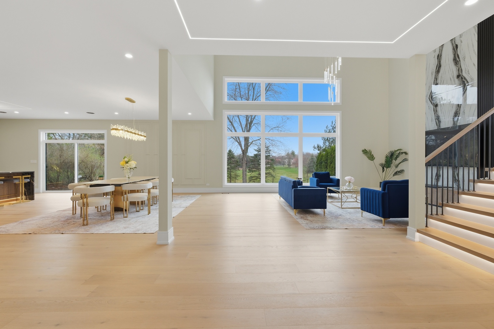 2108 N Chestnut Avenue