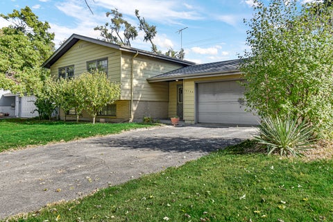 Tiny photo for 18743 Kings Road, Homewood, IL 60430 (MLS # 12797073)