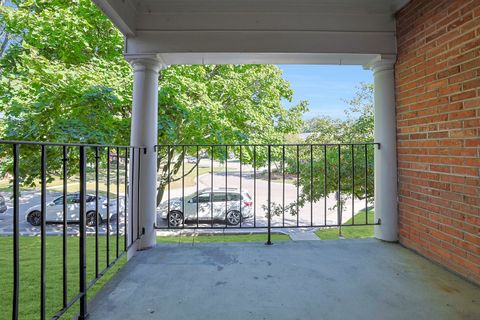 Tiny photo for 520 Shorely Drive #203, Barrington, IL 60010 (MLS # 12499810)