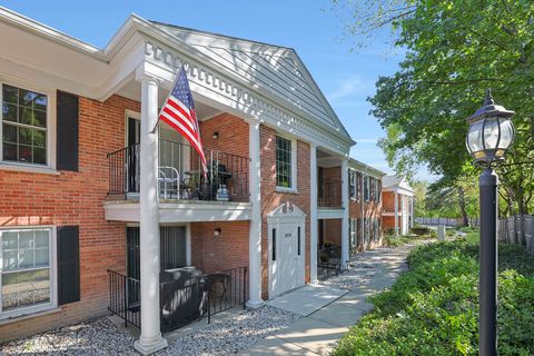 Tiny photo for 520 Shorely Drive #203, Barrington, IL 60010 (MLS # 12499810)