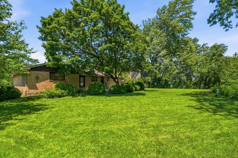 Tiny photo for 1801 N Iris Drive, Palatine, IL 60074 (MLS # 12668624)