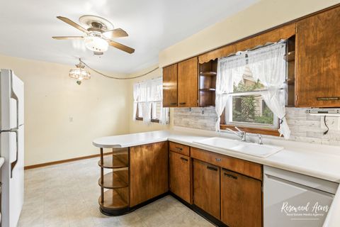 Tiny photo for 311 S Cleveland Avenue, Bradley, IL 60915 (MLS # 12461899)