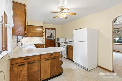 Tiny photo for 311 S Cleveland Avenue, Bradley, IL 60915 (MLS # 12461899)