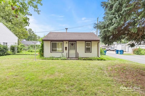 Tiny photo for 311 S Cleveland Avenue, Bradley, IL 60915 (MLS # 12461899)