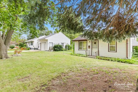 Tiny photo for 311 S Cleveland Avenue, Bradley, IL 60915 (MLS # 12461899)