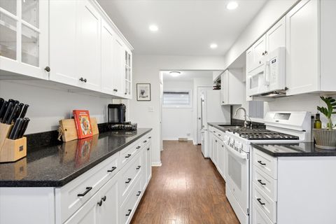 Tiny photo for 927 N Haddow Avenue, Arlington Heights, IL 60004 (MLS # 12584411)