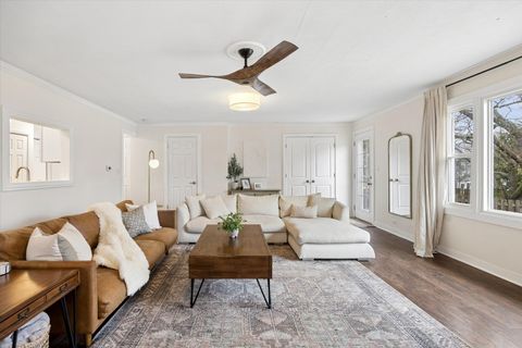 Tiny photo for 927 N Haddow Avenue, Arlington Heights, IL 60004 (MLS # 12584411)