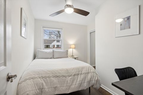 Tiny photo for 927 N Haddow Avenue, Arlington Heights, IL 60004 (MLS # 12584411)