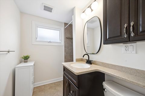 Tiny photo for 927 N Haddow Avenue, Arlington Heights, IL 60004 (MLS # 12584411)