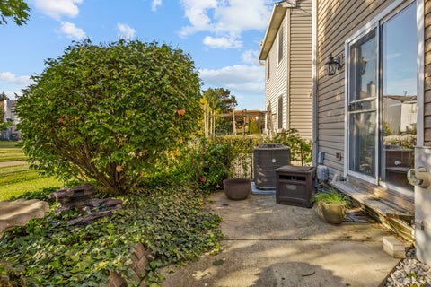 Tiny photo for 1353 Portsmouth Court, Carol Stream, IL 60188 (MLS # 12782379)