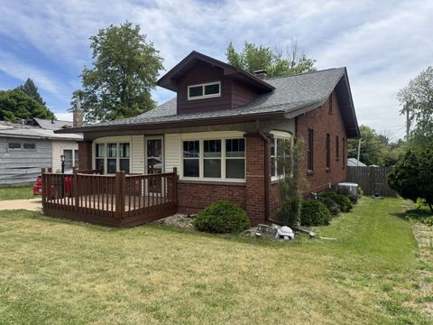 Photo of 105 W 4th Street, Spring Valley, IL 61362 (MLS # 12668287)