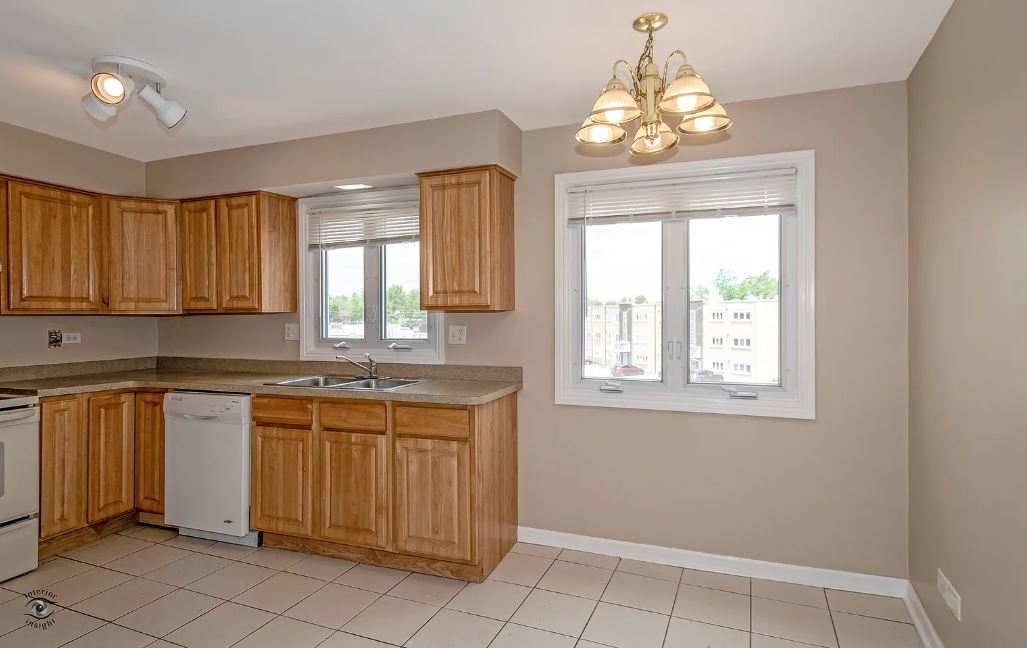 8616 W 95th Place 307