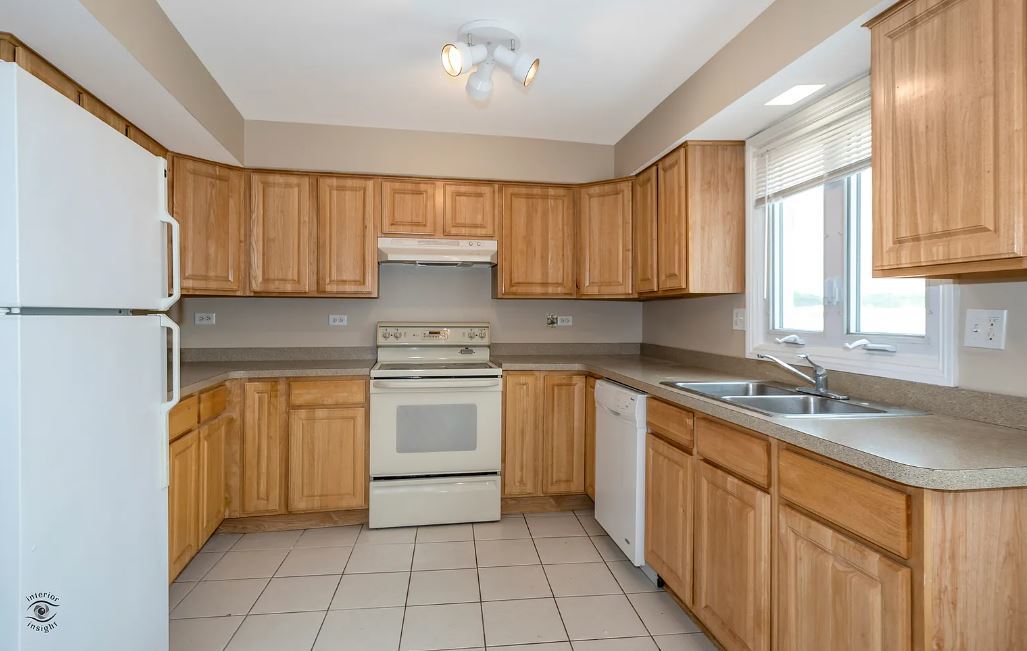 8616 W 95th Place 307