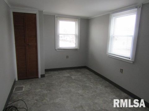 Tiny photo for 602 4TH Street, Rosiclare, IL 62982 (MLS # EB456642)