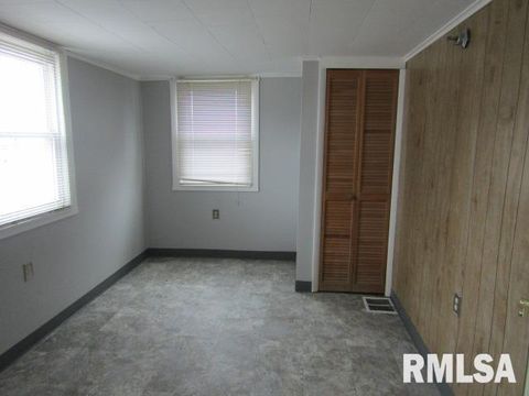 Tiny photo for 602 4TH Street, Rosiclare, IL 62982 (MLS # EB456642)