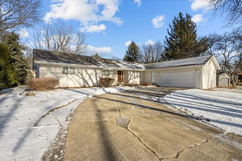 Photo of 36 Winthrop New Road, Sugar Grove, IL 60554 (MLS # 12540332)