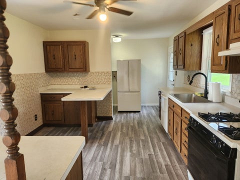 Tiny photo for 914 Oakleaf Avenue, McHenry, IL 60051 (MLS # 12725525)