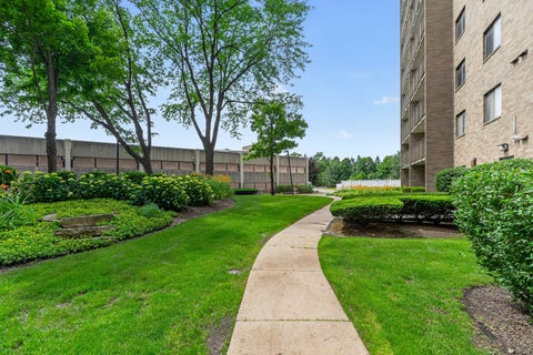Tiny photo for 6340 Americana Drive #1101, Willowbrook, IL 60527 (MLS # 12675977)