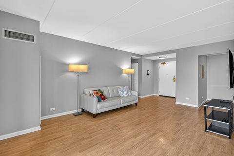 Tiny photo for 6340 Americana Drive #1101, Willowbrook, IL 60527 (MLS # 12675977)