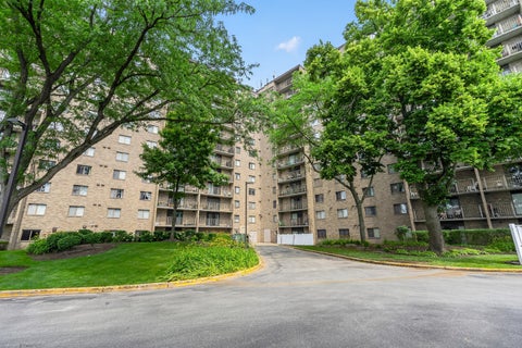 Tiny photo for 6340 Americana Drive #1101, Willowbrook, IL 60527 (MLS # 12675977)