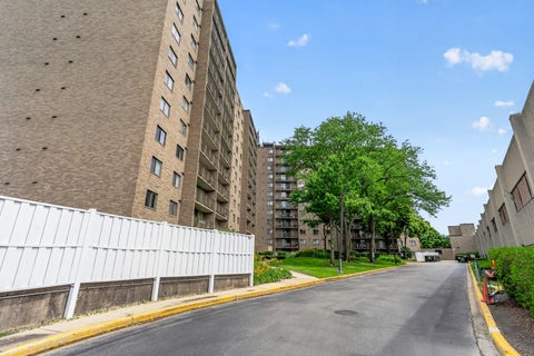 Tiny photo for 6340 Americana Drive #1101, Willowbrook, IL 60527 (MLS # 12675977)