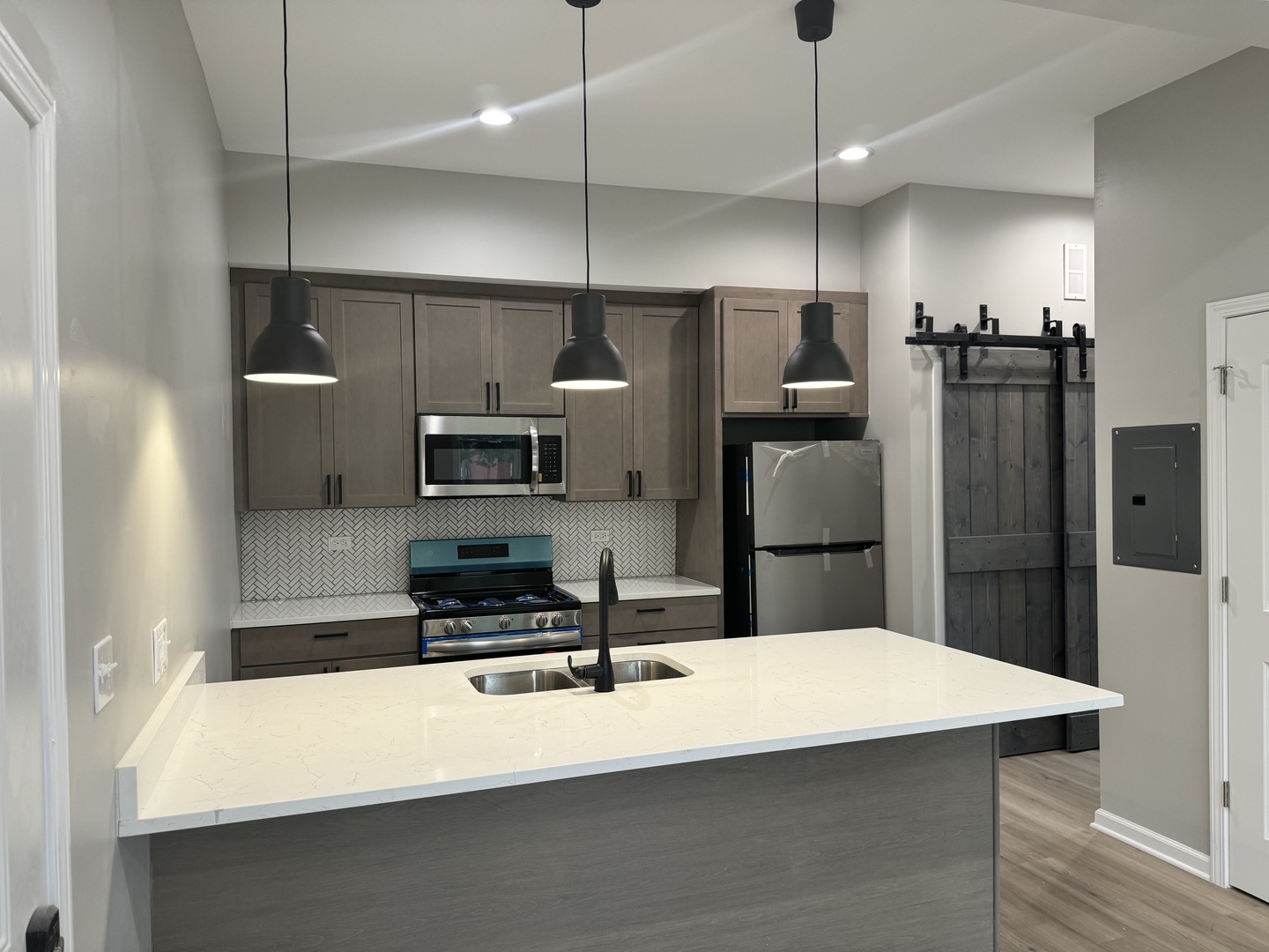 1943 S May Street 2C