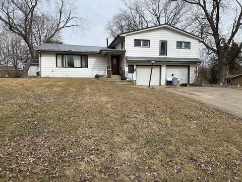 Photo of 3855 E Chestnut Street, Kankakee, IL 60901 (MLS # 12566777)