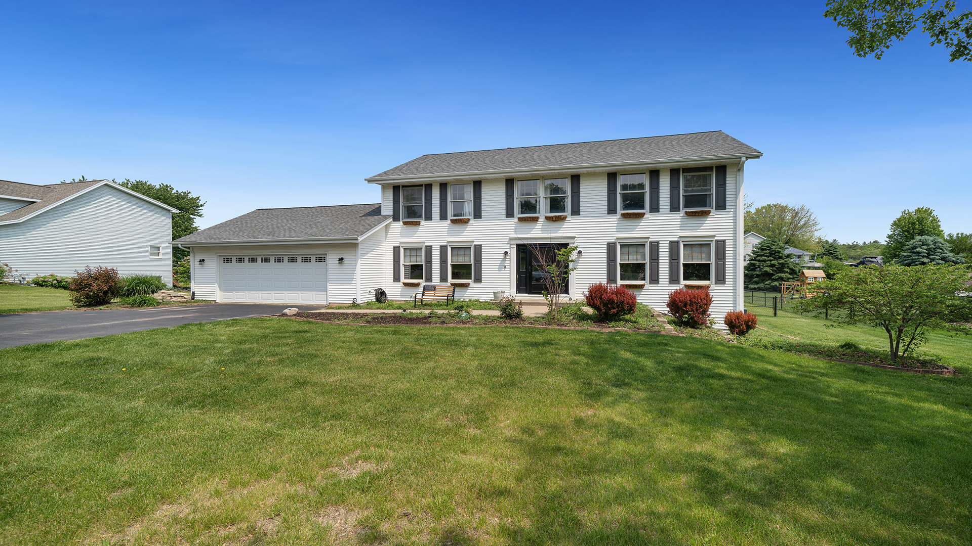 3894 E Whippoorwill Lane