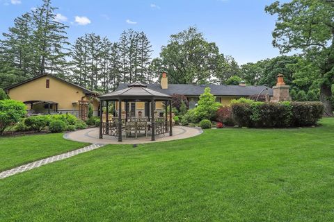 Tiny photo for 1122 S Estate Lane, Lake Forest, IL 60045 (MLS # 12471616)