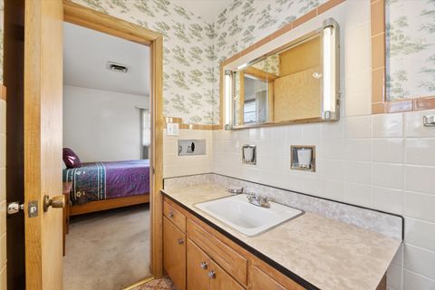 Tiny photo for 942 Sherwood Road, La Grange Park, IL 60526 (MLS # 12590799)