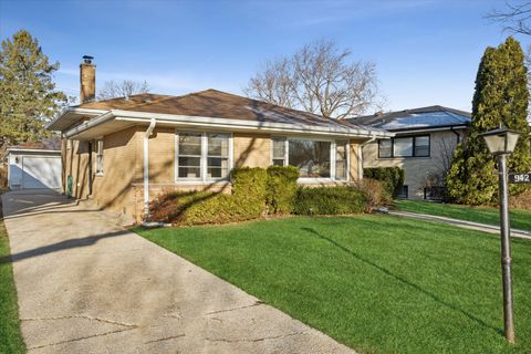 Tiny photo for 942 Sherwood Road, La Grange Park, IL 60526 (MLS # 12590799)
