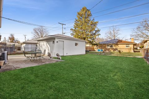 Tiny photo for 942 Sherwood Road, La Grange Park, IL 60526 (MLS # 12590799)