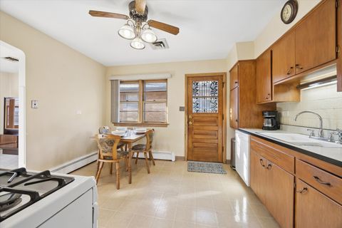 Tiny photo for 942 Sherwood Road, La Grange Park, IL 60526 (MLS # 12590799)