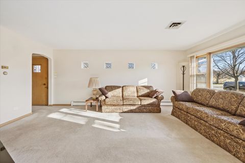 Tiny photo for 942 Sherwood Road, La Grange Park, IL 60526 (MLS # 12590799)