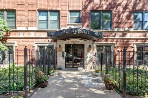 6019 N WINTHROP AVE APT 212, CHICAGO, IL 60660 - Image 65025cc2190aad26978d0e1531001f0a/352024902
