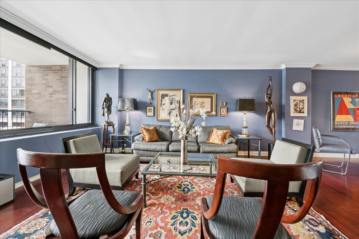 1555 N Sandburg Terrace 305K