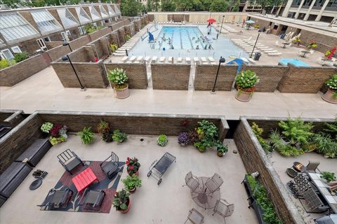 Tiny photo for 1555 N Sandburg Terrace #305K, Chicago, IL 60610 (MLS # 12458052)