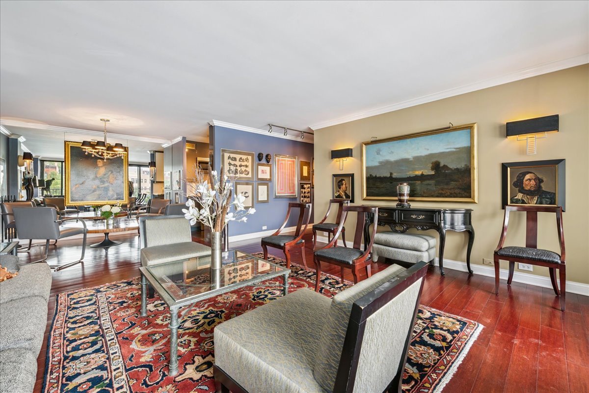 1555 N Sandburg Terrace 305K