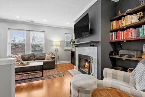 Tiny photo for 3456 N JANSSEN Avenue #G1, Chicago, IL 60657 (MLS # 12618638)