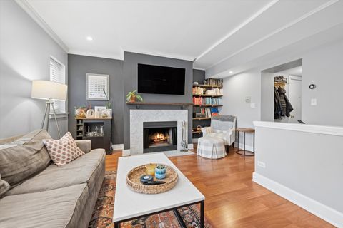 Tiny photo for 3456 N JANSSEN Avenue #G1, Chicago, IL 60657 (MLS # 12618638)