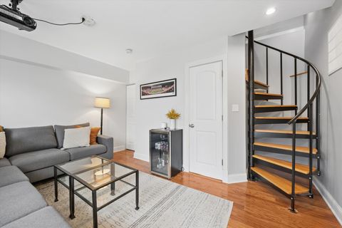Tiny photo for 3456 N JANSSEN Avenue #G1, Chicago, IL 60657 (MLS # 12618638)