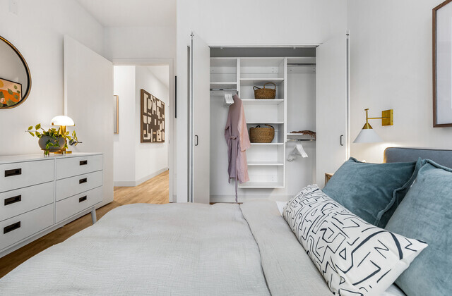 218 E Grand Avenue 909