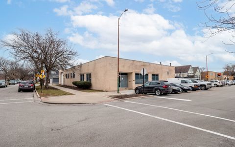 4155 N Rockwell Street Chicago IL 60618