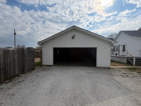 Tiny photo for 430 W Washington Street, Hoopeston, IL 60942 (MLS # 12616893)