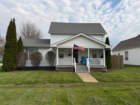 Photo of 430 W Washington Street, Hoopeston, IL 60942 (MLS # 12616893)