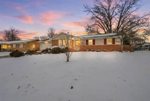 Photo of 404 Grandview Drive, Normal, IL 61761 (MLS # 12550727)